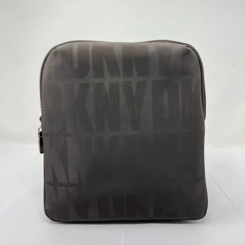 DKNY Women's Medium Backpack Classic Black VTG NWT‎